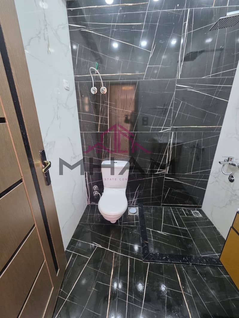 4 photo_5942532341936884723_y. jpg