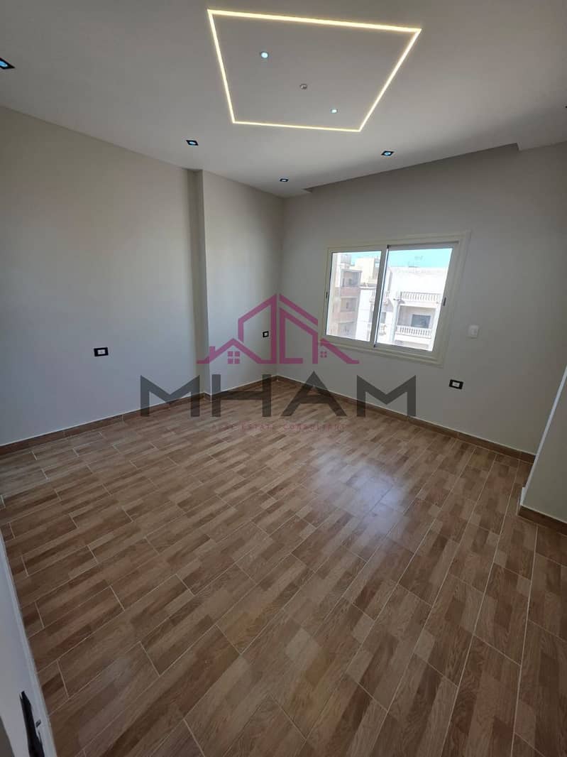 10 photo_5942532341936884731_y. jpg