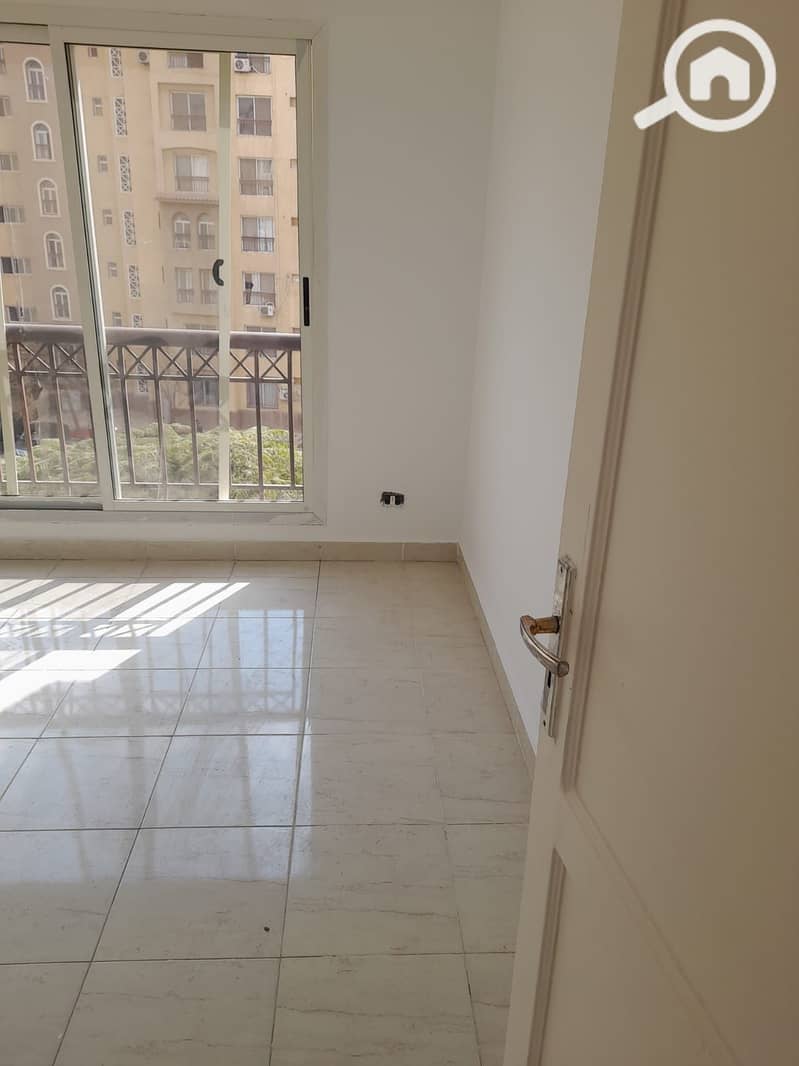 12 e2c4d0b4-d4b7-42d9-a860-12467e6e08b9. jpg