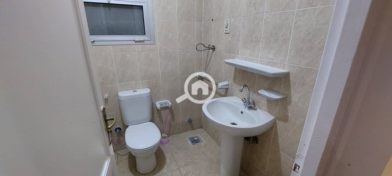 4 f5eb50b6-8e9b-48ad-b09f-dbe33e7af22b. jpg