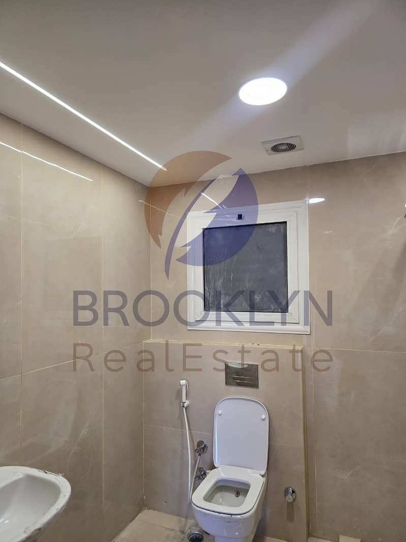 10 c67d61f7-7109-4e97-a51e-a7f99f34f9e0. jpeg