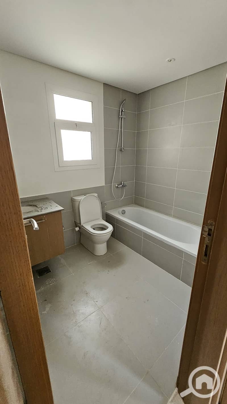 4 WhatsApp Image 2025-12-27 at 13.30. 07 (2). jpeg