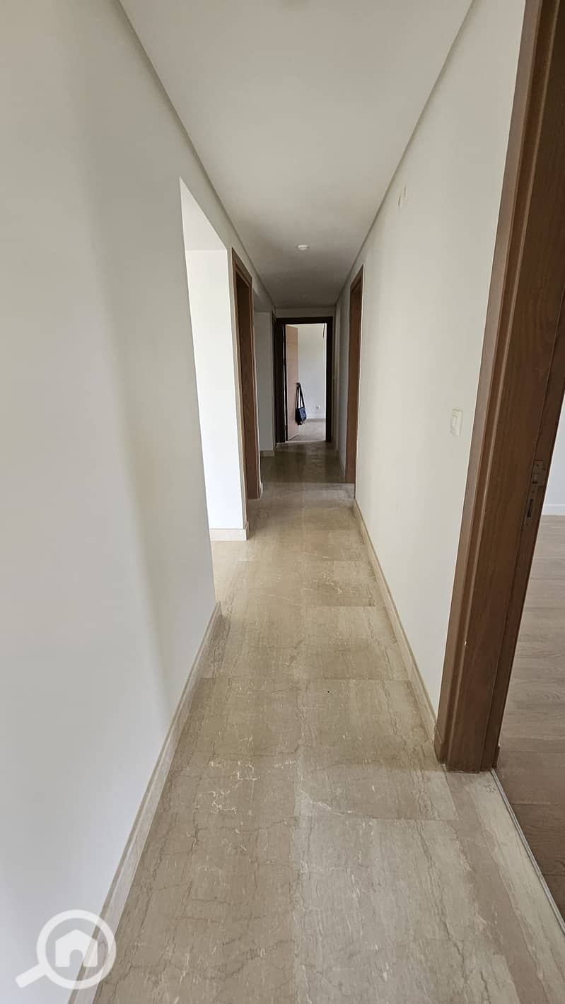 18 WhatsApp Image 2025-12-27 at 13.30. 08 (1). jpeg