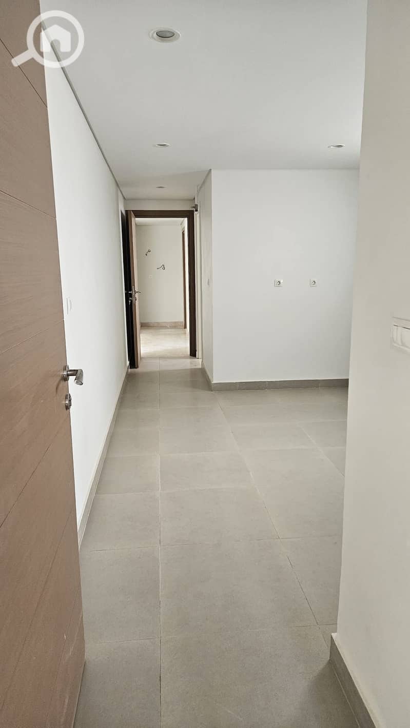 22 WhatsApp Image 2025-12-27 at 13.30. 11 (1). jpeg