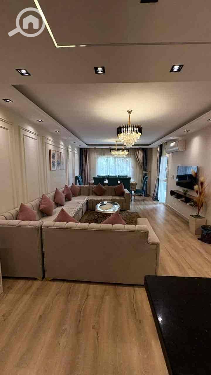 2 2888f3a4-056a-4381-af43-58b1f77de945. jpg