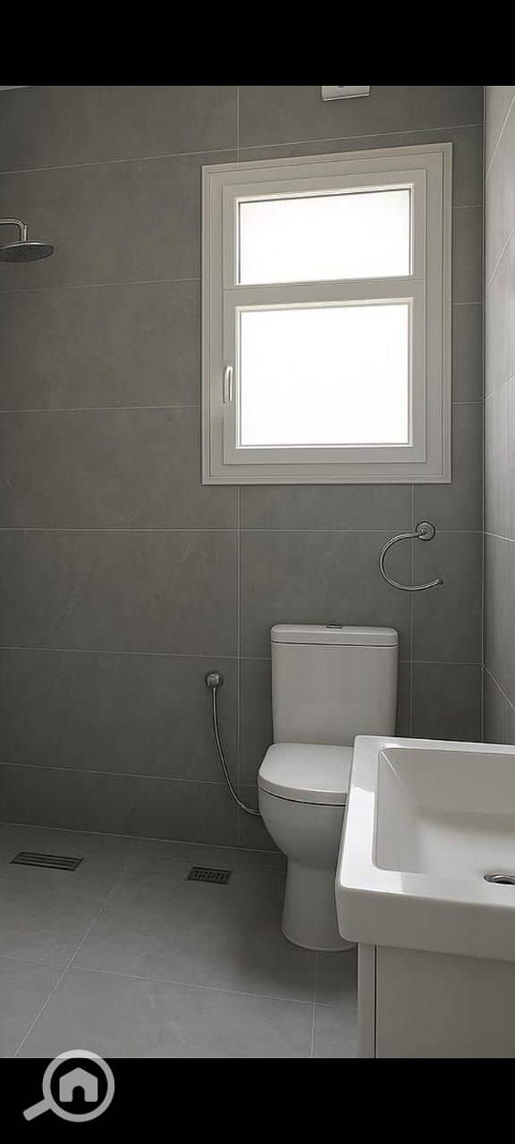 8 be6a8a7e-d246-48e1-ac24-e7c3180d64f7. jpeg