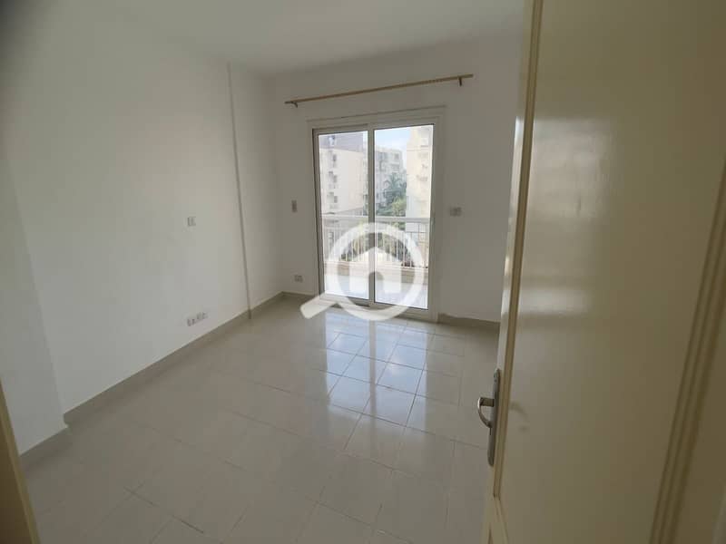 10 WhatsApp Image 2025-12-14 at 16.15. 00 (1). jpeg