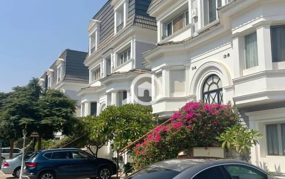 8 8308623-33ffdo. jpg