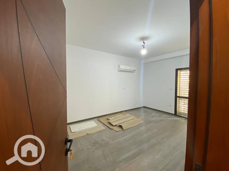 11 7ec5c778-ae59-47f7-87d2-cf20a0fdf46e. jpeg