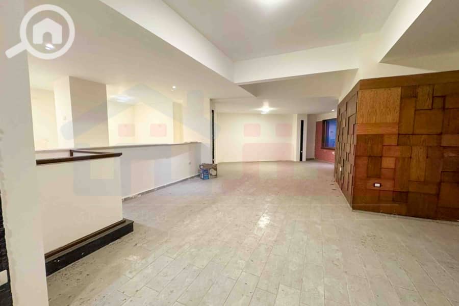 6 WhatsApp Image 2025-12-24 at 1.29. 46 PM (2). jpg