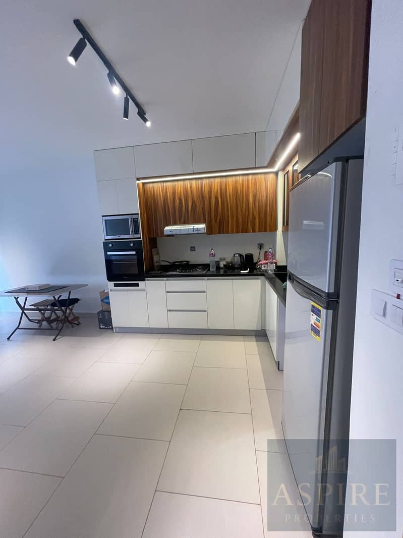 5 WhatsApp Image 2025-11-27 at 18.25. 09_41d3a78b. jpg