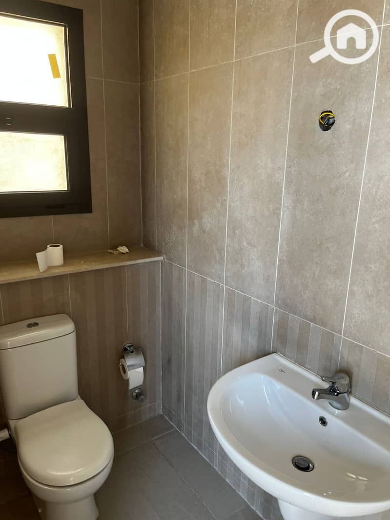 3 917da7df-0cde-4beb-9335-7c0ce124d67b. jpeg