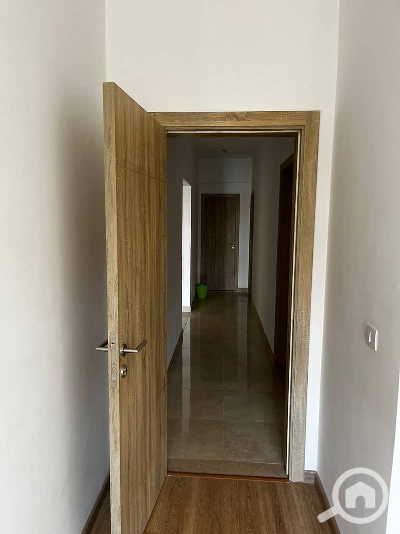 4 4cb94436-e2e7-4995-9724-d05810117340. jpeg