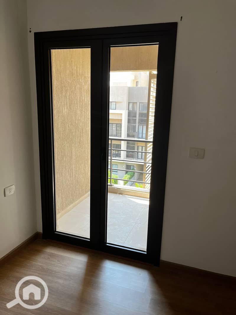 12 5b160a81-2b9f-4910-93a4-302af5eb46e3. jpeg