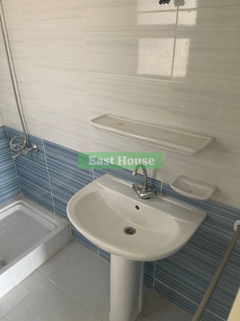 7 0fee01f1-3023-42a6-9d7f-b261b6941fb4. jpg