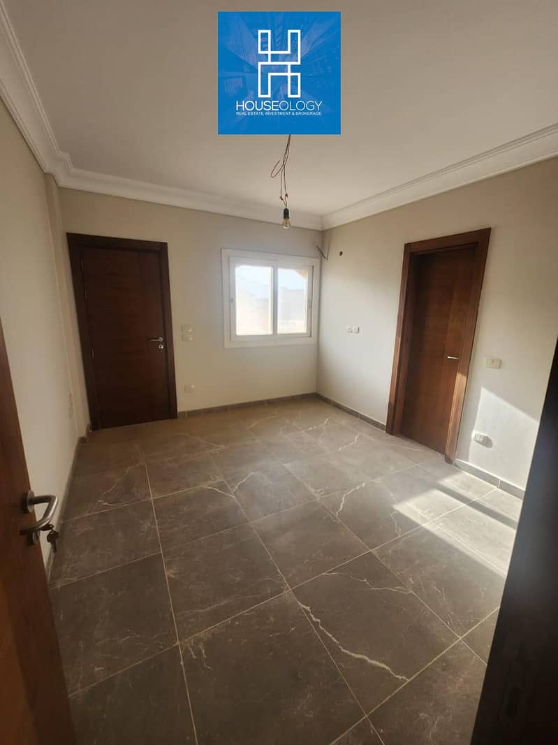 12 WhatsApp Image 2025-12-25 at 16.19. 49 (1). jpeg