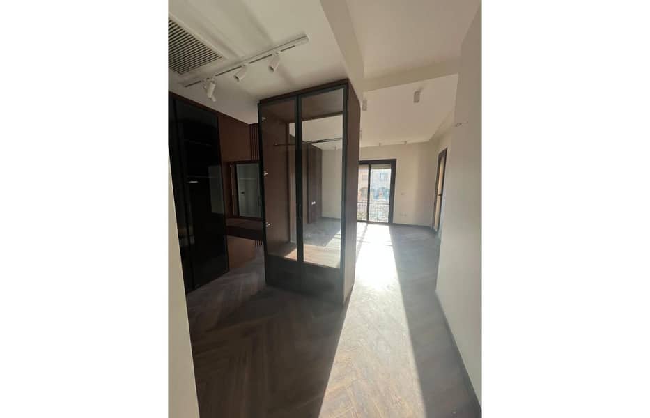 6 WhatsApp Image 2025-09-25 at 4.21. 59 PM (3). jpg