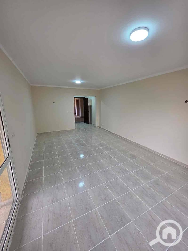 5 c0efbfd9-a393-44a6-a2bd-53bf1a9fec81. jpg