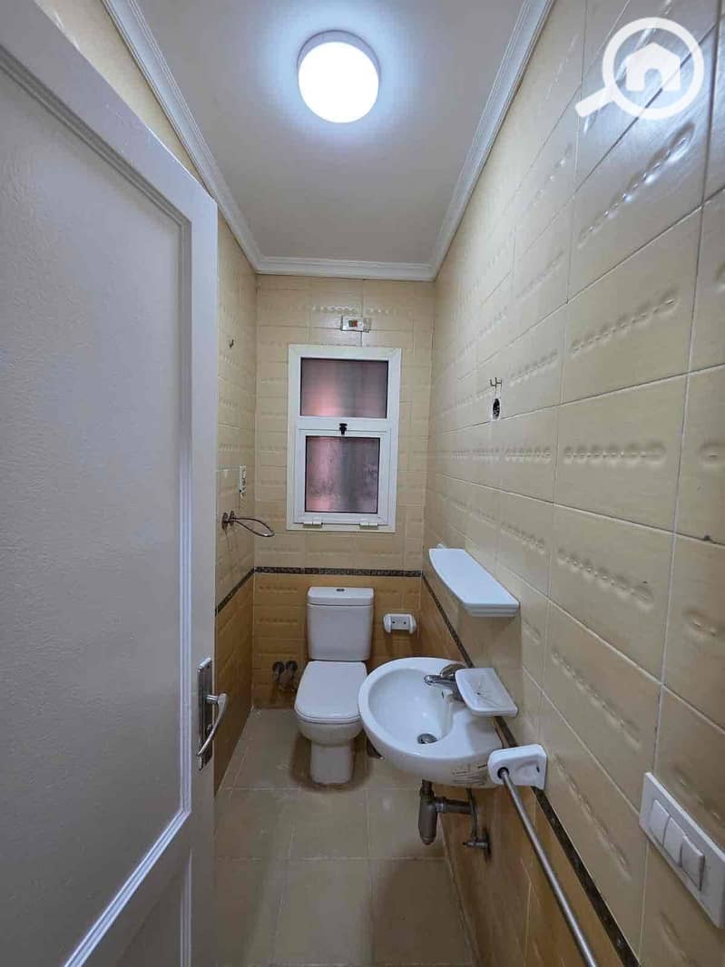 7 dbe04258-f583-44c8-9373-a1b974ae76b6. jpg