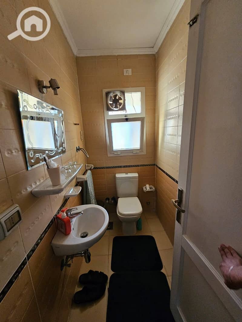 4 265546bb-e7e4-487e-a1cd-02d5779216d0. jpg