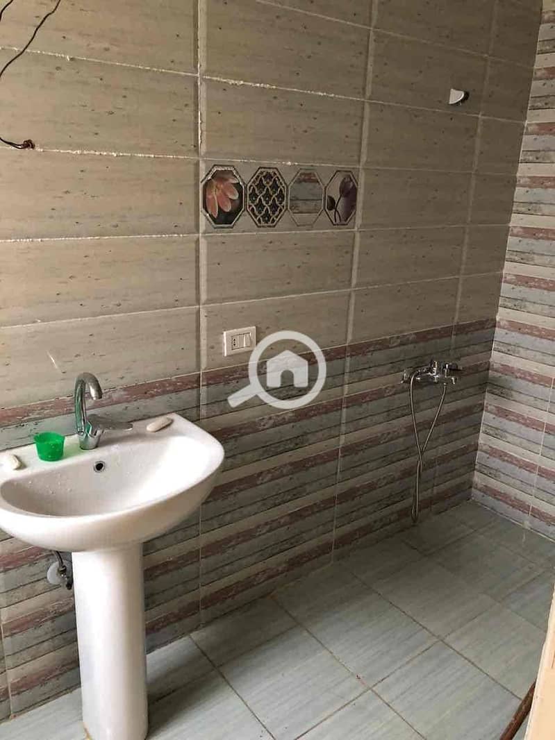 13 800256c8-9b49-4f2e-885f-0db594c64722. jpg