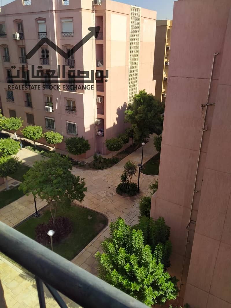 8 b02f0abc-7527-46d0-8cda-8b9120f000a9. jpg