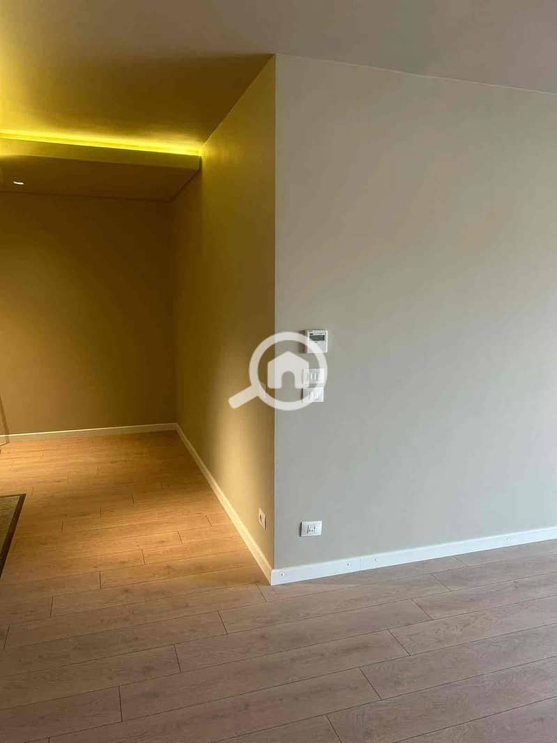 2 06a1c8f7-6e21-4a80-9459-230243903476. jpg