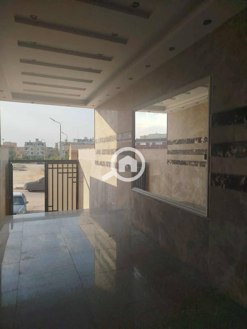 4 ebe93cbd-c985-45ab-9982-ccd21799f871. jpg