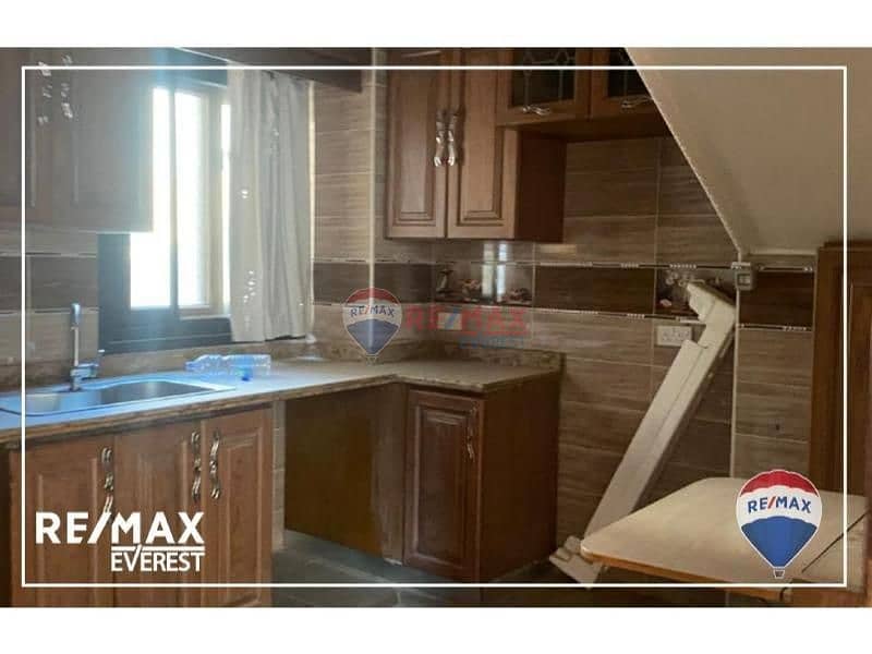 8 c651ae4a-c3ad-4b64-9549-270dfc09f7b9. jpg