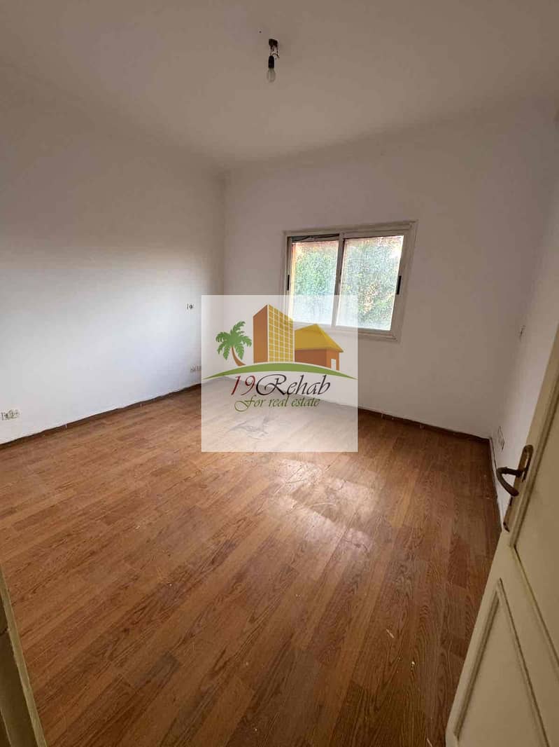 2 330279ac-6e35-48e0-8b1f-7993253d9d46. jpg