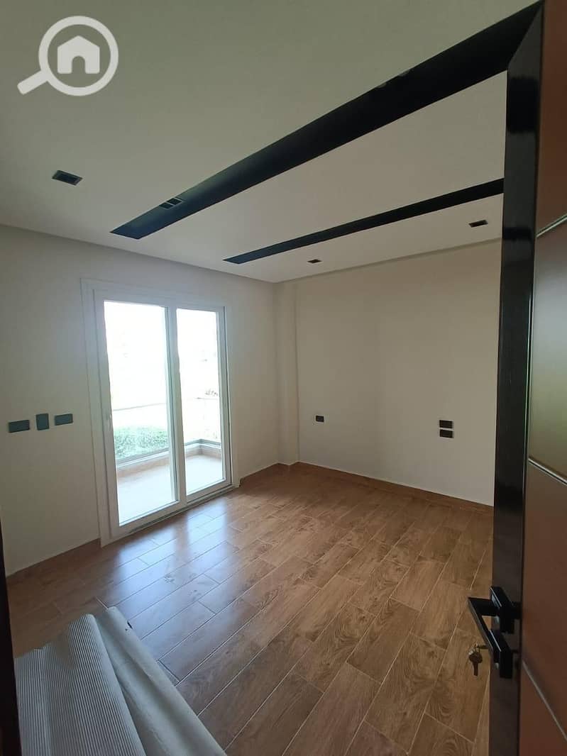 10 c9df983a-1794-4f30-9c6b-33ed82fa4280. jpg