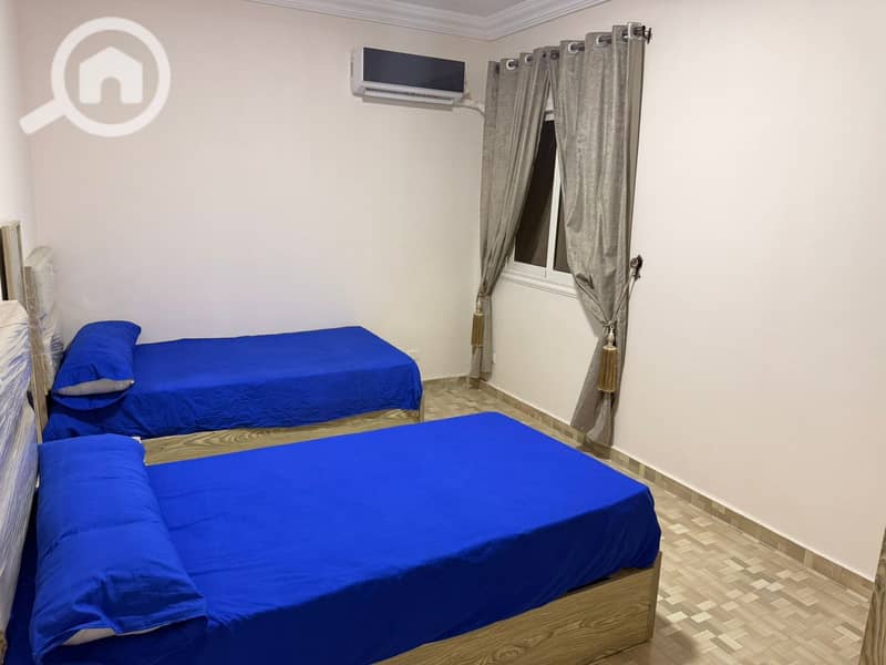 7 8e4c1a5f-4931-4386-93b2-e6bbf3aaa753. jpg