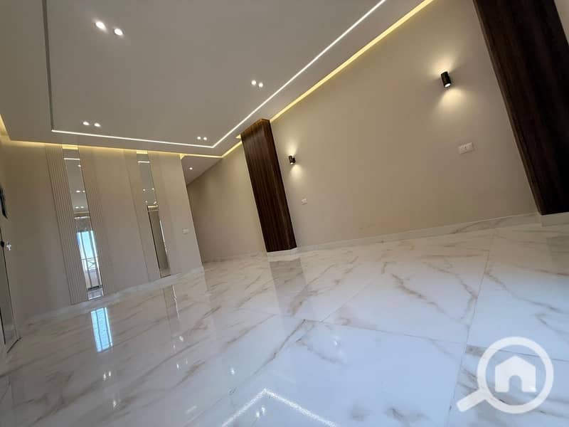 7 70bd0fdb-e9fc-4b6c-97b9-bf434567858f. jpg