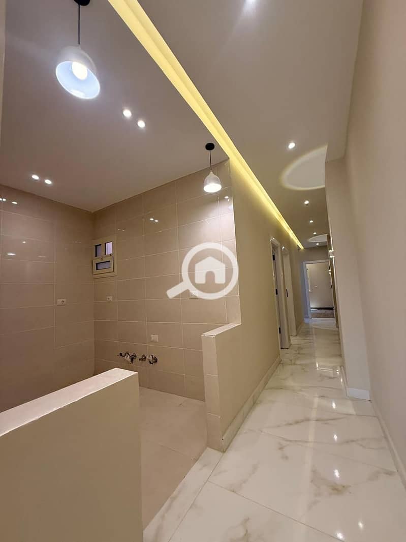 10 825d2656-71ea-46de-9de1-9975b0c9fd33. jpg