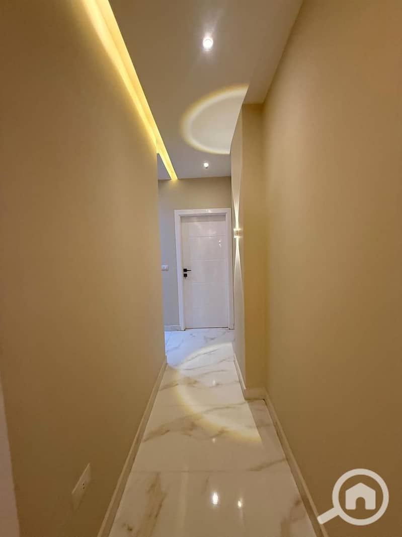 12 73254f8c-e50e-4085-9b4f-eb00e1ce94d1. jpg