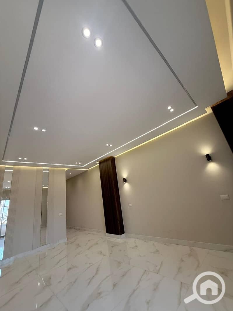 26 e48b9cc2-f2d9-465b-bd46-d5937d036a9c. jpg