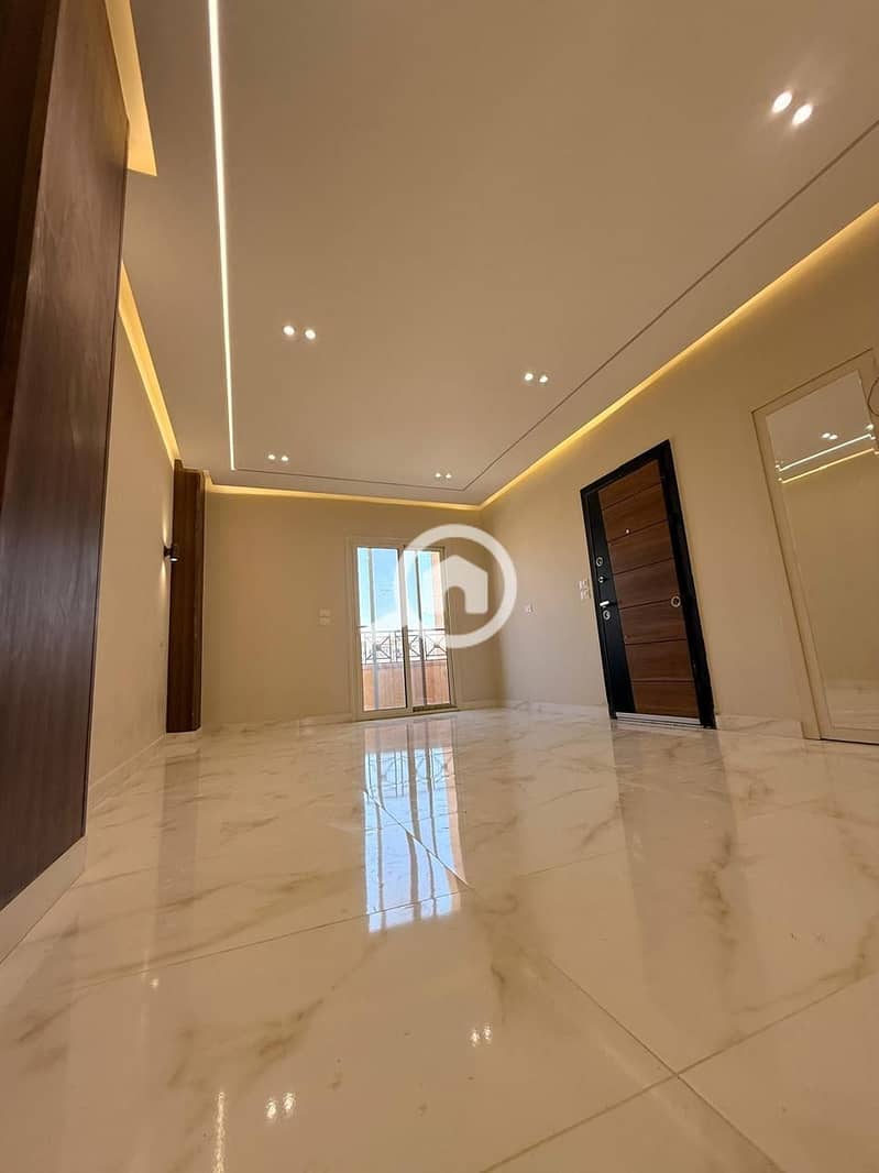 27 f412f07d-f5bc-4f53-8d27-41828b66b894. jpg