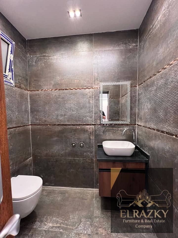 5 43b97ae9-391a-49f2-bd57-6add9bf0078a. jpg