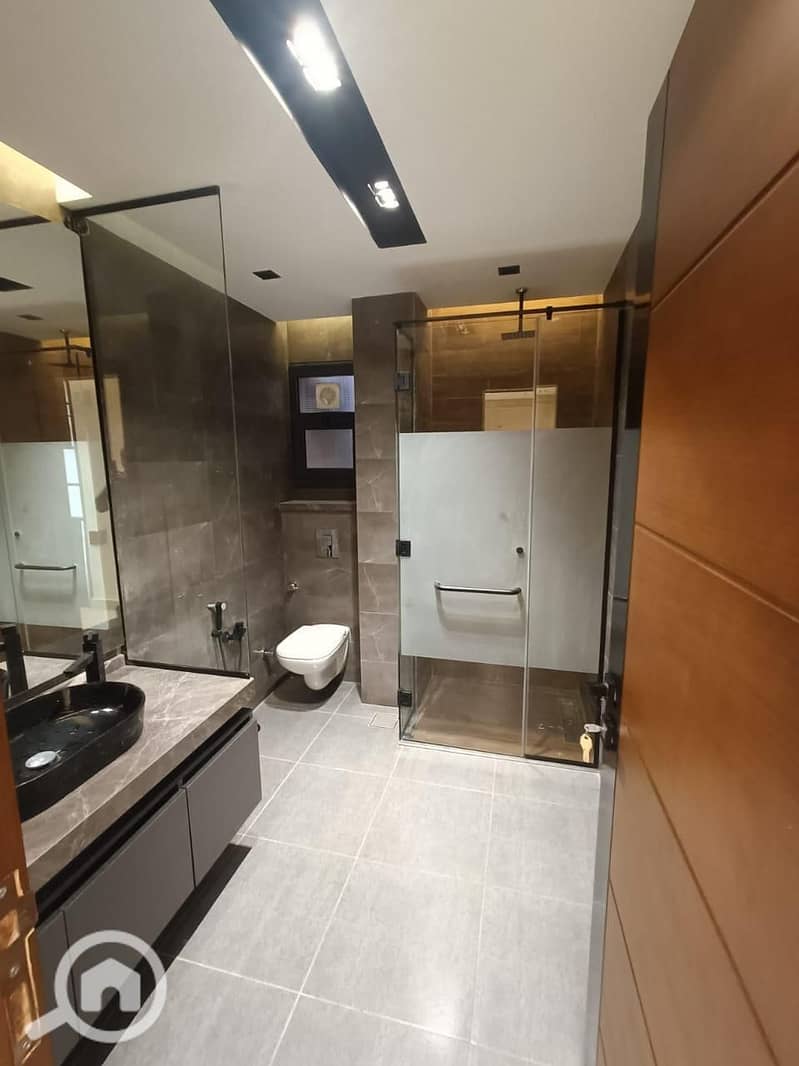 6 af7dbdb0-e2d6-45c7-99a5-00f8b4527ee2. jpg