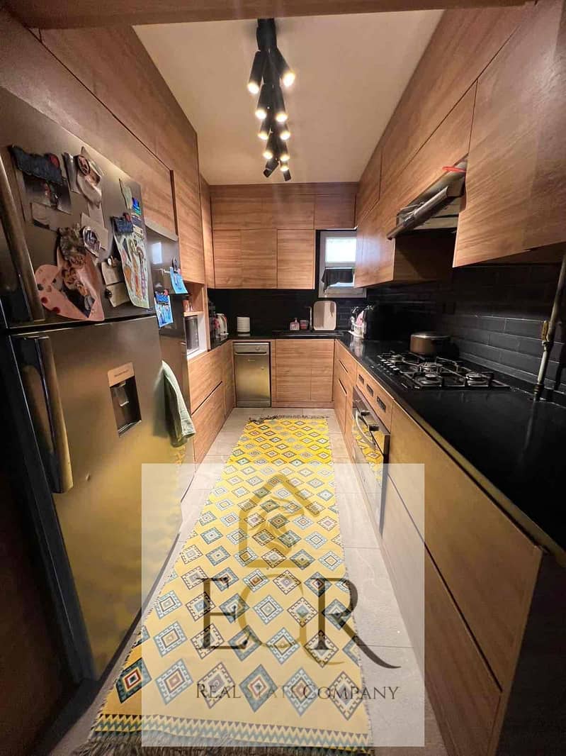 6 e5ba0be7-5b8e-4feb-af77-276e5ba6c1a0. jpg