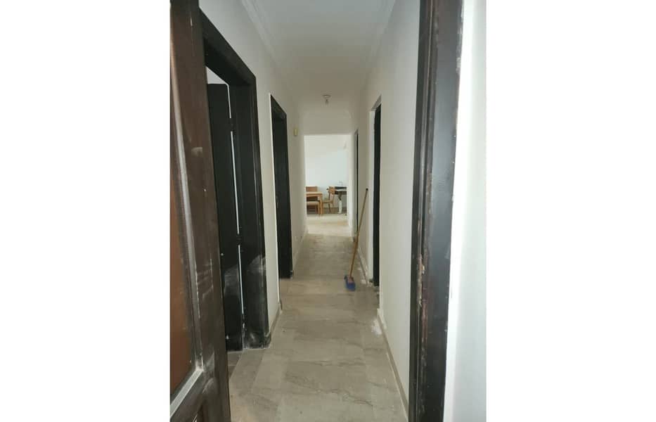 17 02547d5b-c563-43b9-a858-cf014547bbda. jfif. jpg