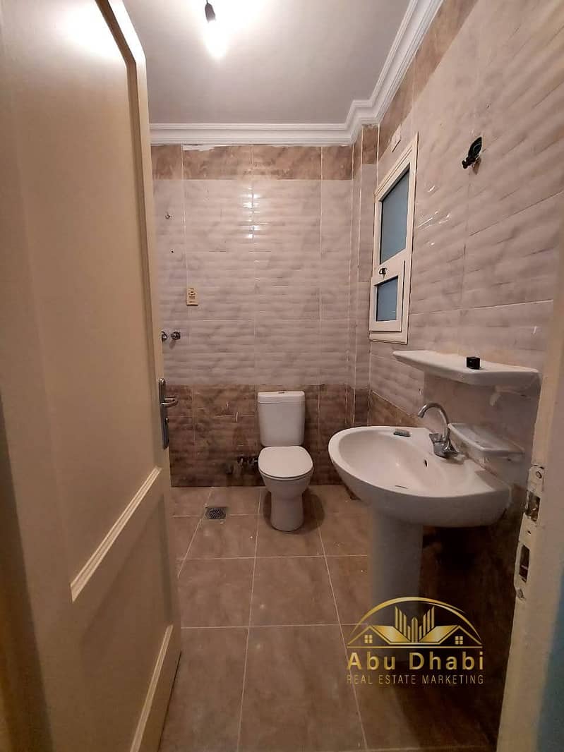 8 847c870d-6eae-4153-b5f6-1cbc2c41b7e9. jpg