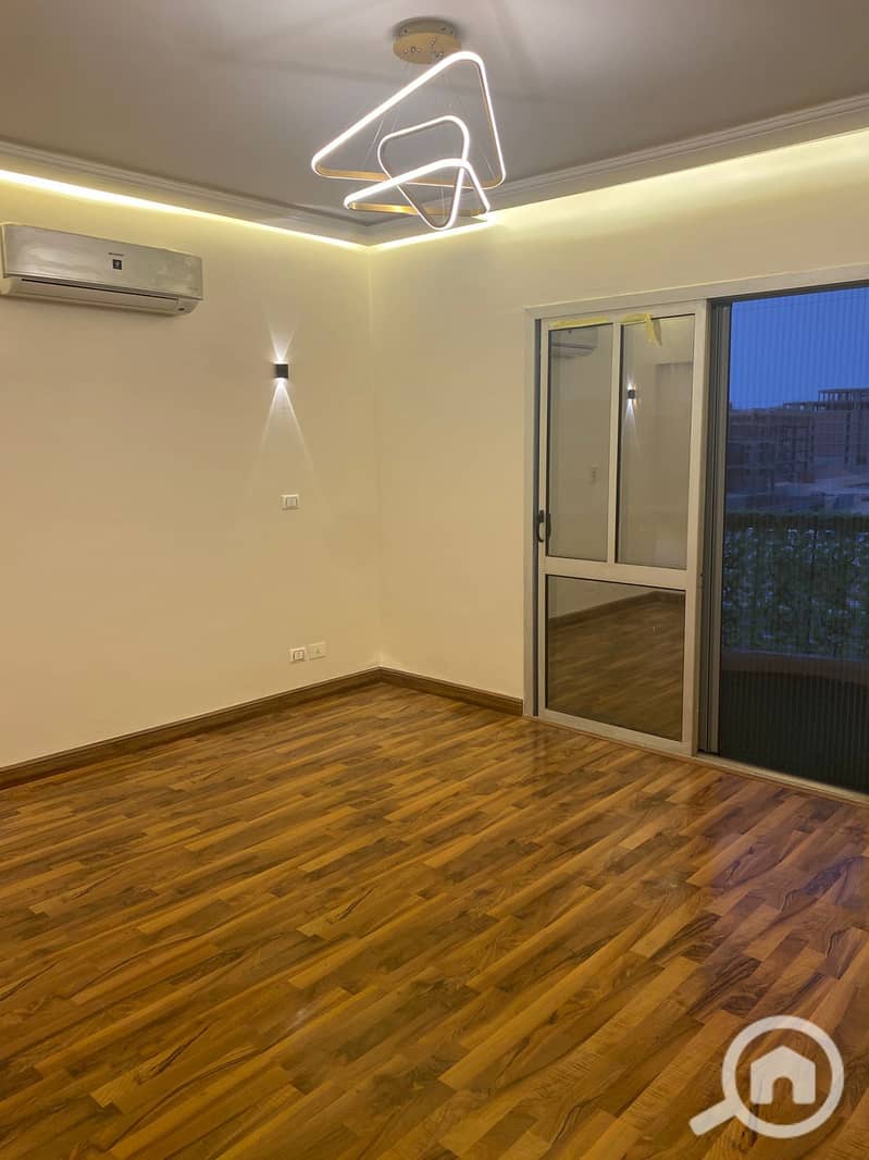 7 e284cf61-a366-4a98-8103-f3d4e3ed9b10. jpeg