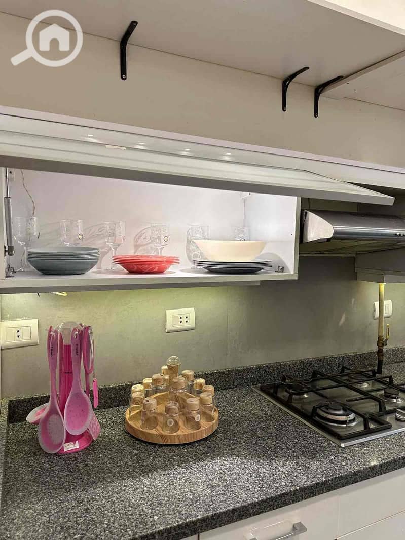 6 ae1bd784-b521-4a77-b752-86982c9c57e6. jpg