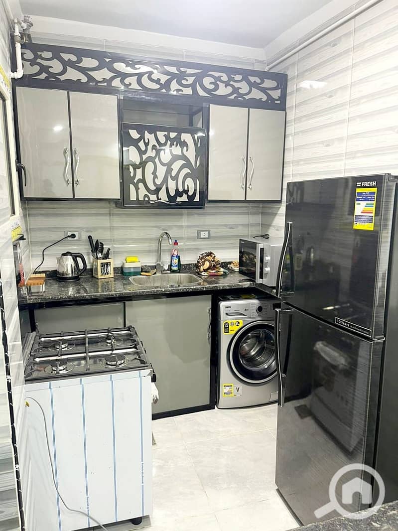 12 6943fbf6-45ba-46f0-8e68-1d7d0b4c62a7. jpg