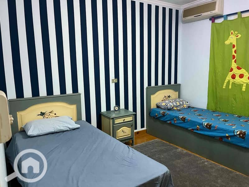 10 977e2a5b-f635-4bcc-9d56-34040ec4d3bb. jpg