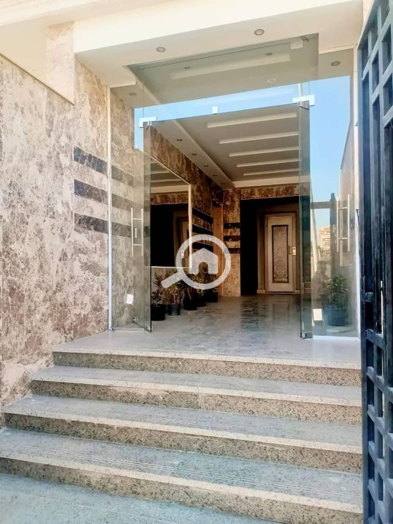 27 f5ac94f2-fcde-4c3a-a341-18f532b3d10a. jpg