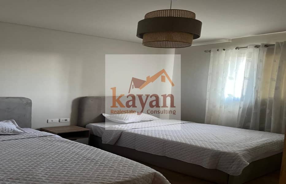 5 73b06edf-3d28-4f99-9c3c-ecc420f5d51d. jpg