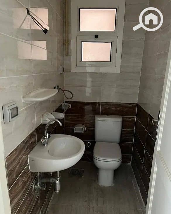 10 5c6f60d4-17df-4db3-aa7a-2c9022650238. jpeg