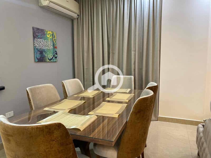 9 2fcc993f-fd99-4bd1-8e1f-210d1d933987. jpg